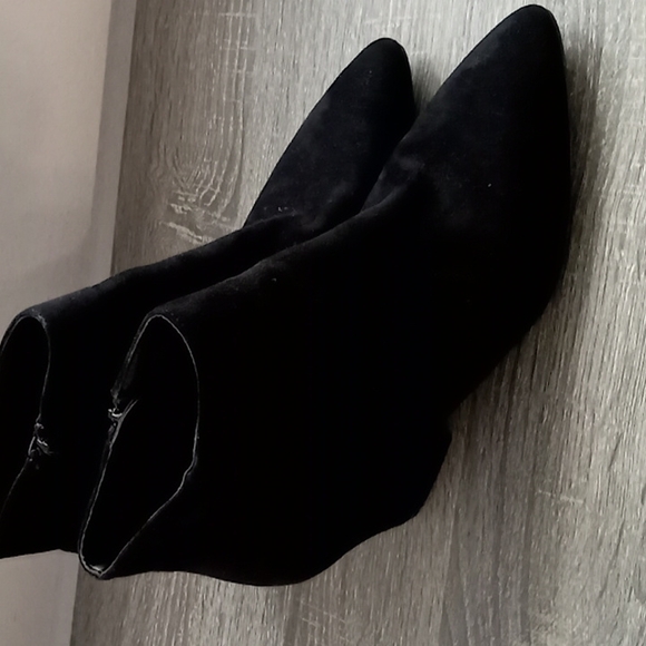 Forever 21 Shoes - Forever21 suede black booties